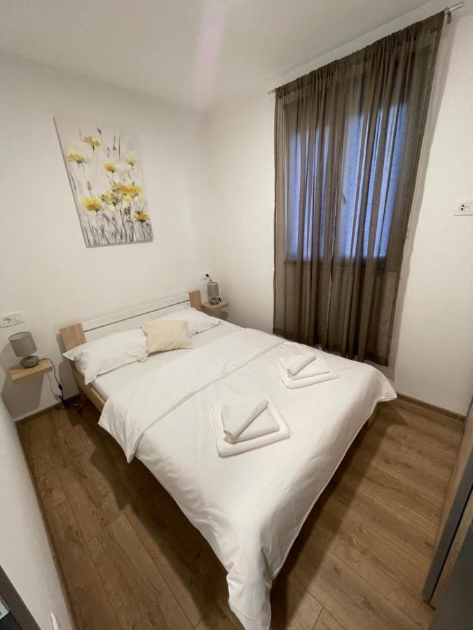 נין Holiday Home “Marko” With Heated Pool! מראה חיצוני תמונה