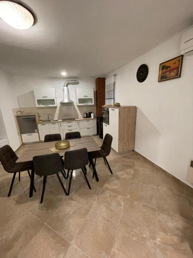 נין Holiday Home “Marko” With Heated Pool! מראה חיצוני תמונה