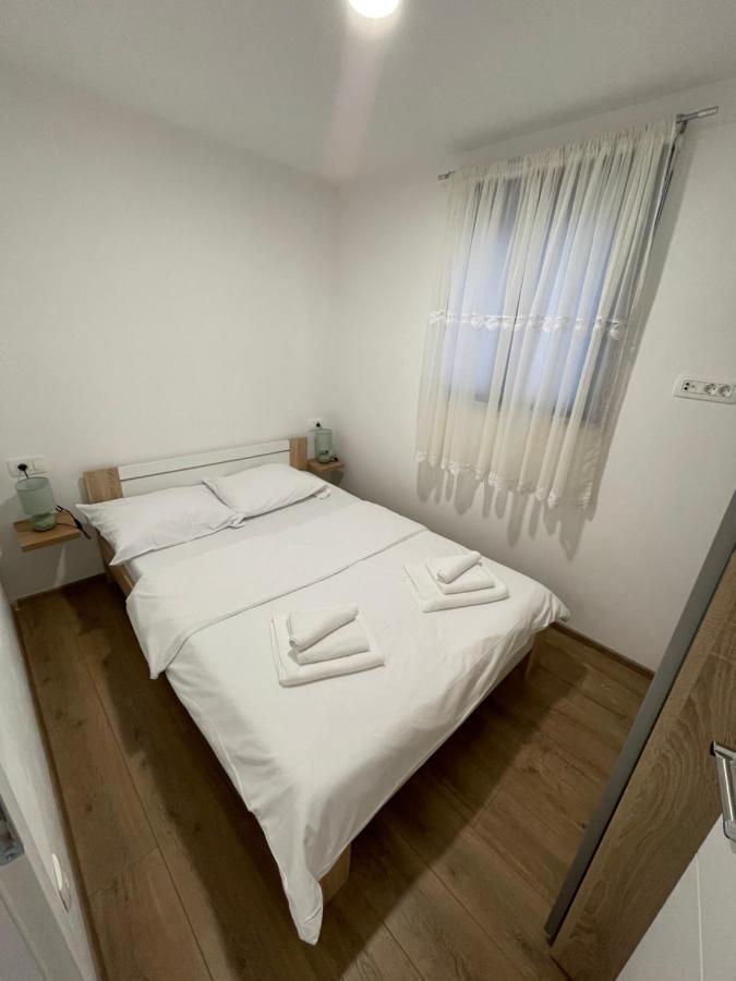 נין Holiday Home “Marko” With Heated Pool! מראה חיצוני תמונה
